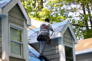 roof repair worker