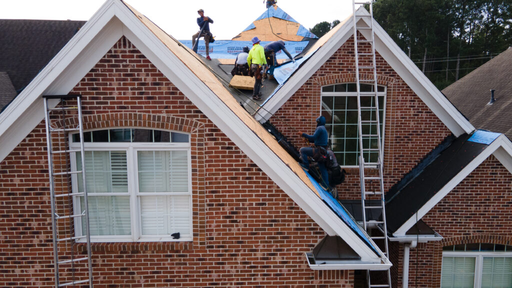 roofers on roof